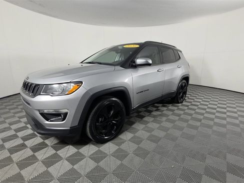 Used 2020 Jeep Compass Latitude image 9