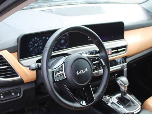 Used 2024 Kia Seltos EX FWD image 11