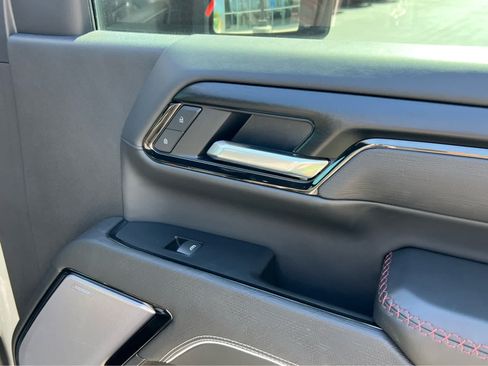 Used 2025 GMC Sierra 2500 AT4X AWD/4WD image 19