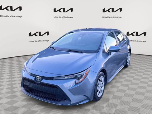 Used 2022 Toyota Corolla LE image 1