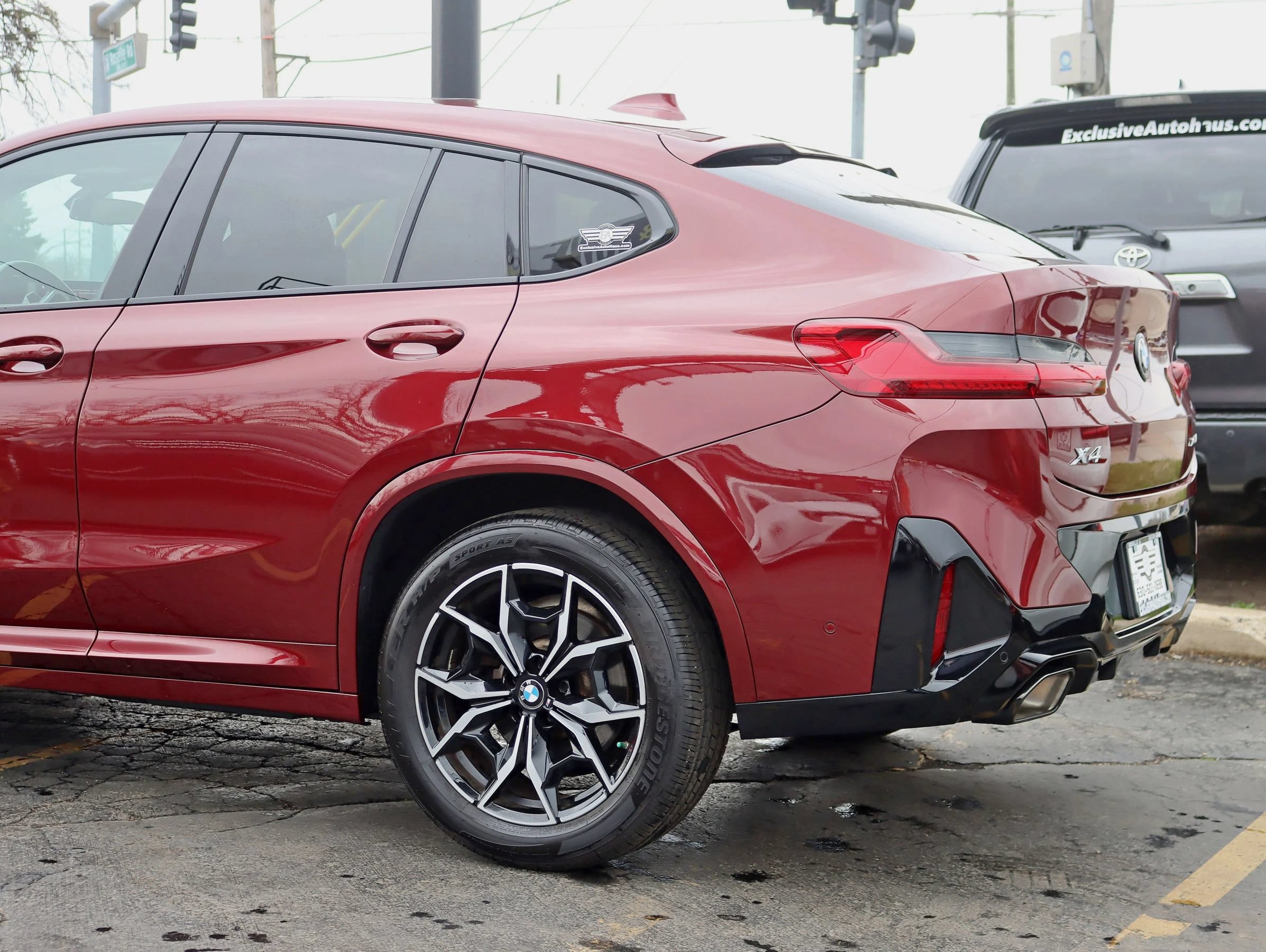 Used 2023 BMW X4 xDrive30i w/ M Sport Package AWD/4WD image 13