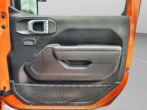 Certified 2025 Jeep Wrangler Sport AWD/4WD image 15