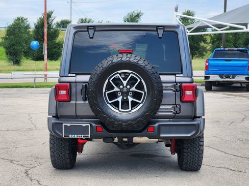 Used 2025 Jeep Wrangler Unlimited Rubicon AWD/4WD image 6