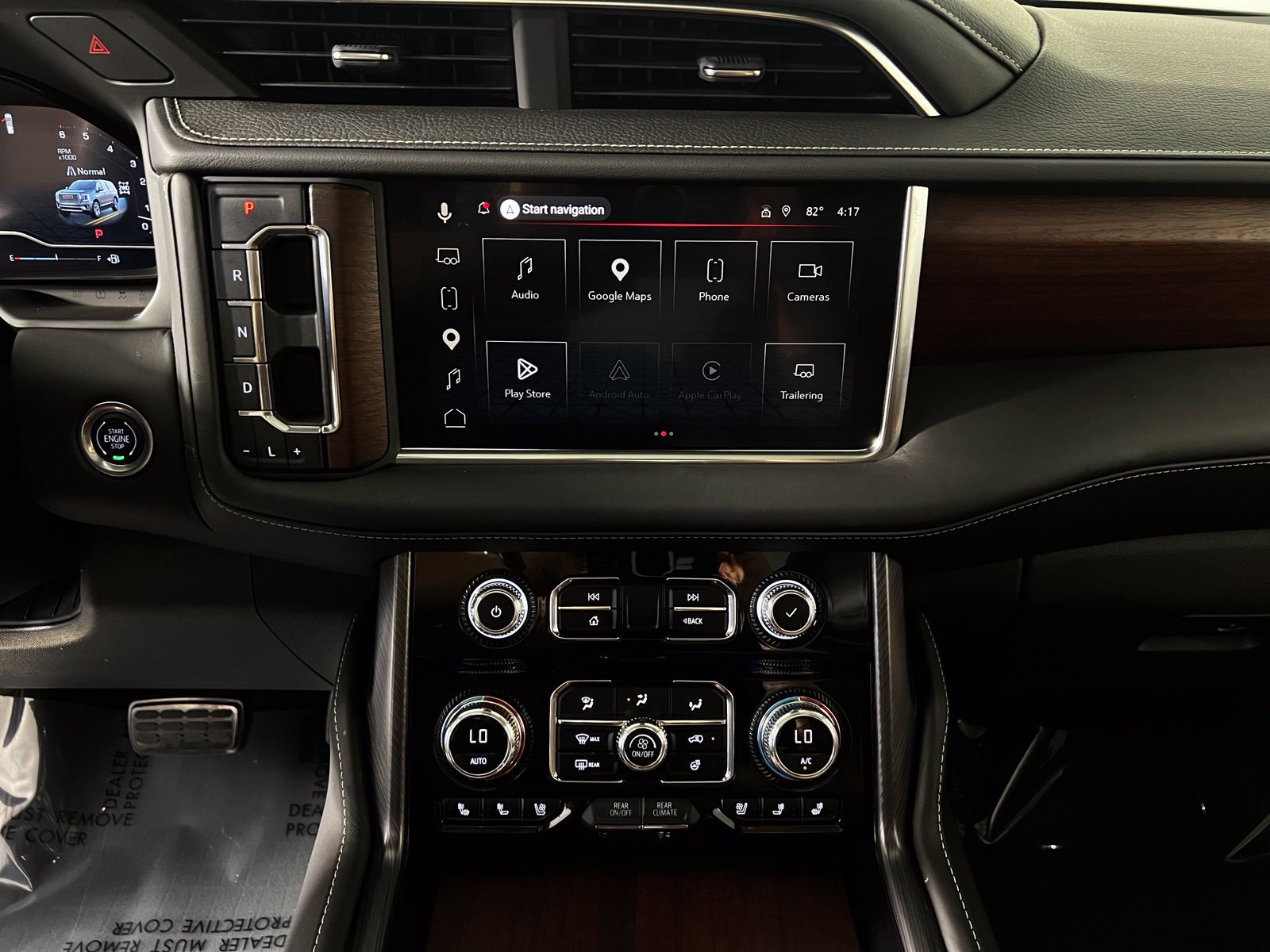 Used 2024 GMC Yukon Denali Ultimate AWD/4WD image 17