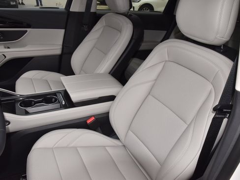 New 2026 Lincoln Nautilus Premier image 34