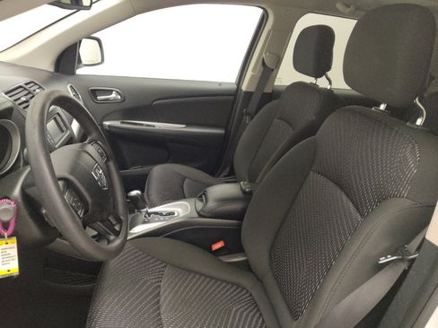 Used 2019 Dodge Journey SE image 17