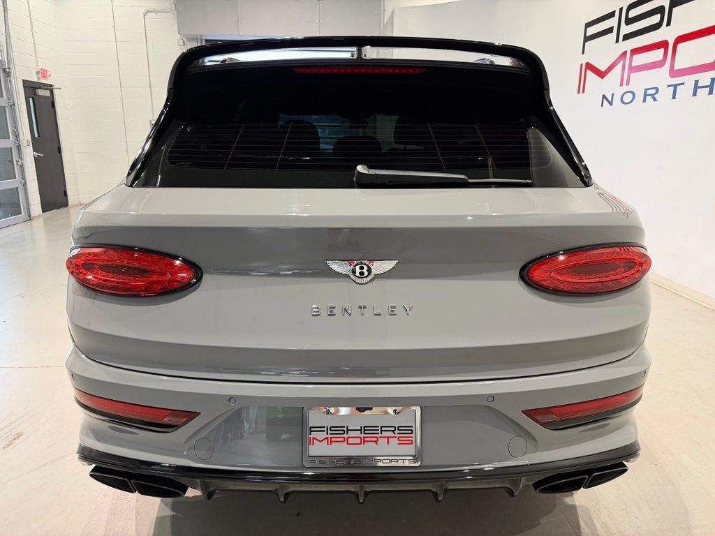 Used 2022 Bentley Bentayga AWD/4WD image 9