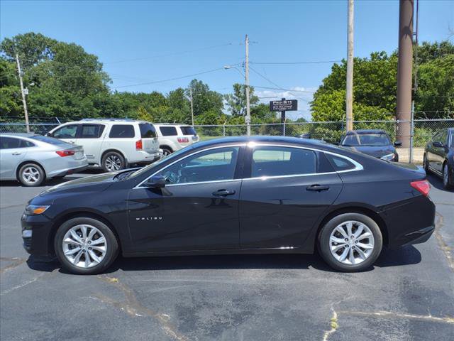 Used 2019 Chevrolet Malibu LT w/ Driver Confidence Package FWD image 2