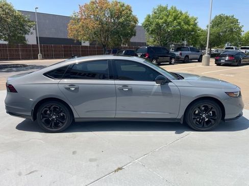 Used 2025 Honda Accord SE image 6