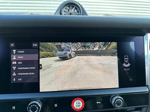 Used 2026 Porsche Macan image 32