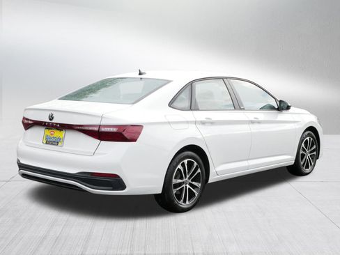 Certified 2025 Volkswagen Jetta Sport image 7