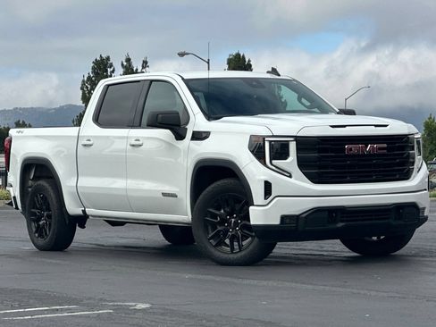 Used 2023 GMC Sierra 1500 Elevation AWD/4WD image 2