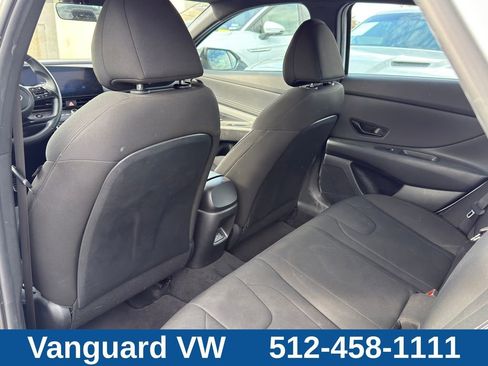 Used 2025 Hyundai Elantra SEL FWD image 23