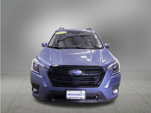 Used 2023 Subaru Forester Premium image 11
