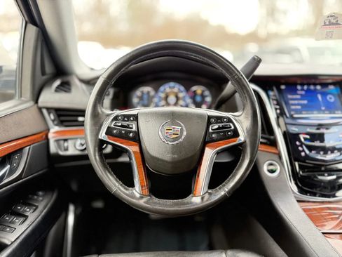Used 2015 Cadillac Escalade ESV Luxury image 15