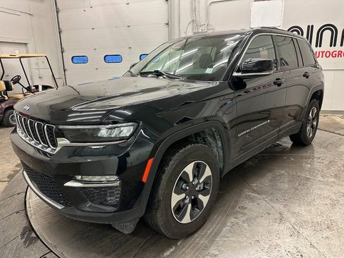 Used 2024 Jeep Grand Cherokee Limited 4xe image 12