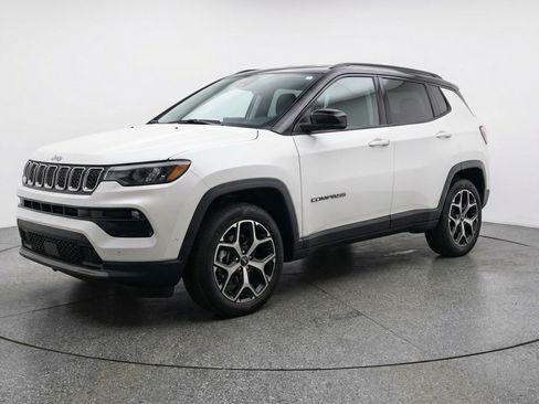 Used 2025 Jeep Compass Limited AWD/4WD image 3