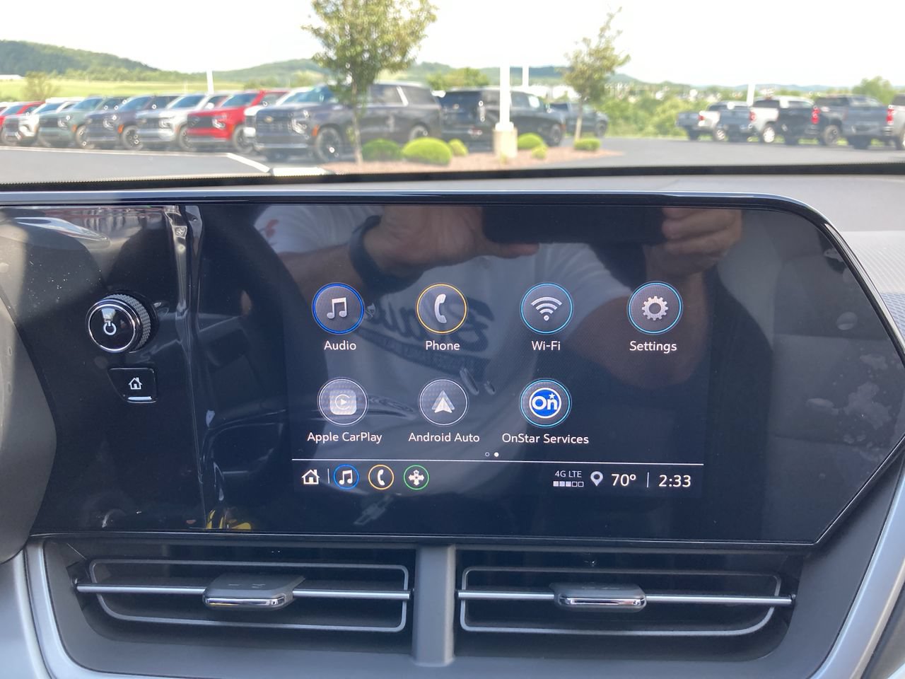 New 2026 Chevrolet Trax RS w/ Sunroof Package FWD image 32