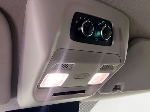 Used 2023 Ford Transit 350 XLT image 22