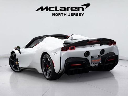 Used 2022 Ferrari SF90 Spider image 13