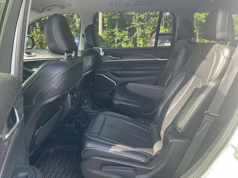 Used 2022 Jeep Grand Cherokee L Limited w/ Black Appearance Package RWD image 14