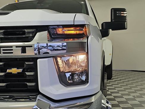Used 2022 Chevrolet Silverado 3500 LT w/ Convenience Package AWD/4WD image 28