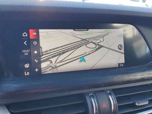 Used 2022 Alfa Romeo Stelvio Sprint image 10