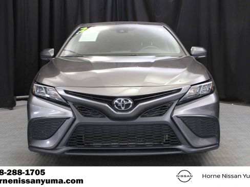 Used 2024 Toyota Camry SE FWD image 2