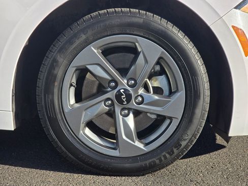 Used 2022 Kia K5 LXS image 9