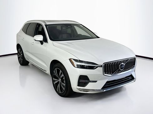 Used 2022 Volvo XC60 B5 Inscription w/ Protection Package Premier image 3
