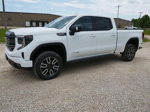 New 2026 GMC Sierra 1500 AT4 w/ AT4 Premium Package AWD/4WD image 8