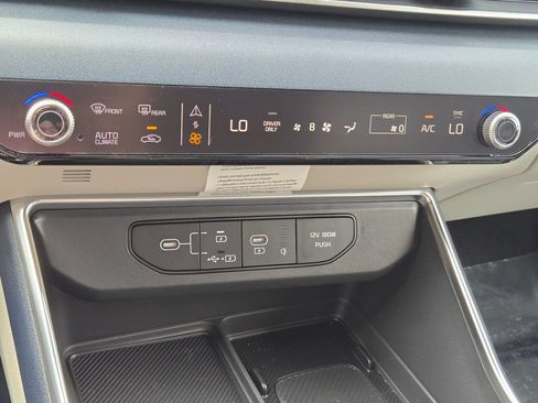 New 2026 Kia Carnival EX FWD image 28