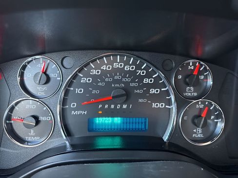Used 2023 GMC Savana 2500 image 17