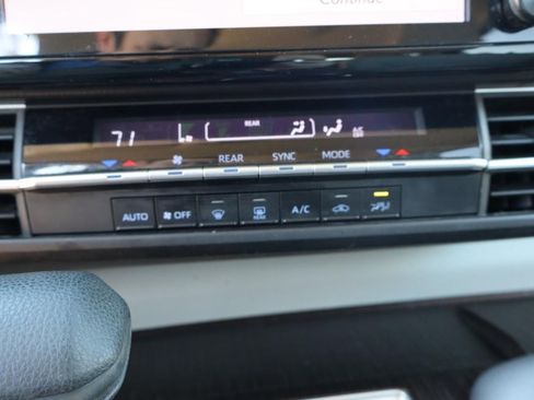 Used 2022 Toyota Sienna LE image 16