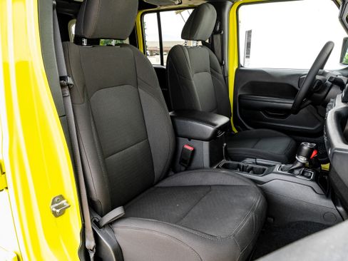 Used 2023 Jeep Wrangler Unlimited image 34