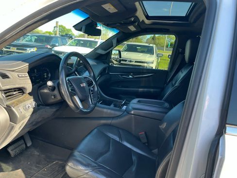 Certified 2018 Cadillac Escalade Platinum AWD/4WD image 8
