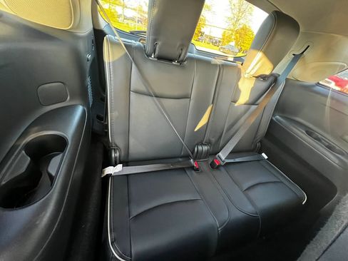 Used 2019 INFINITI QX60 Luxe w/ Essential Package image 12