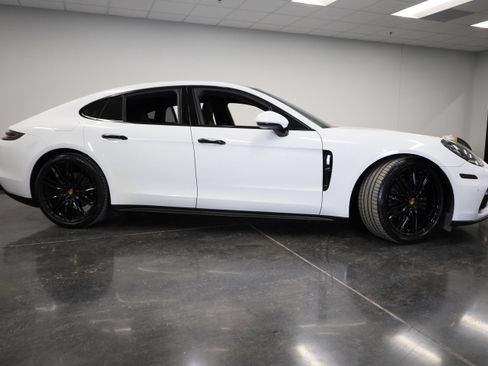 Used 2018 Porsche Panamera 4S image 7