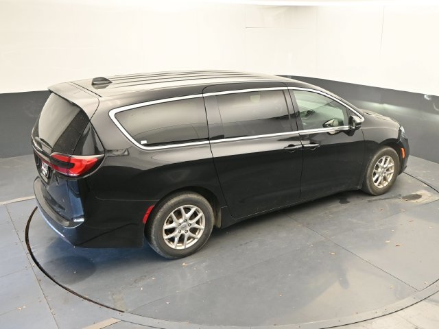Used 2025 Chrysler Pacifica Select FWD image 39