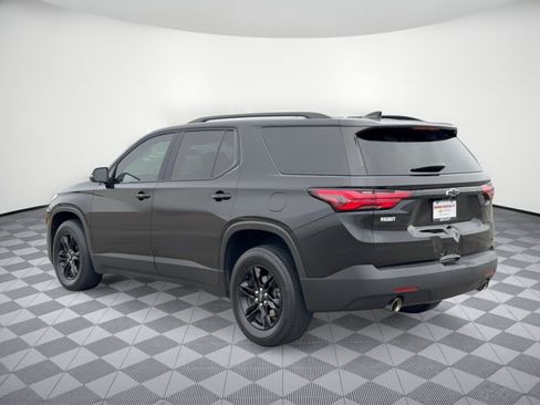 Used 2023 Chevrolet Traverse LT FWD image 3