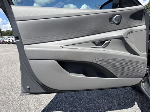 Used 2023 Hyundai Elantra SEL FWD image 12