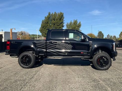 New 2025 Ford F250 XLT w/ Black Appearance Package AWD/4WD image 8