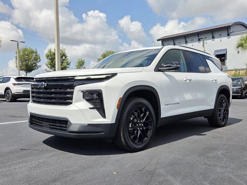 New 2026 Chevrolet Traverse LT w/ Midnight/Sport Edition FWD image 2