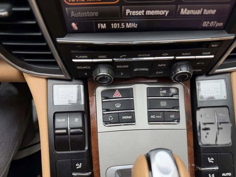 Used 2011 Porsche Panamera 4 image 37