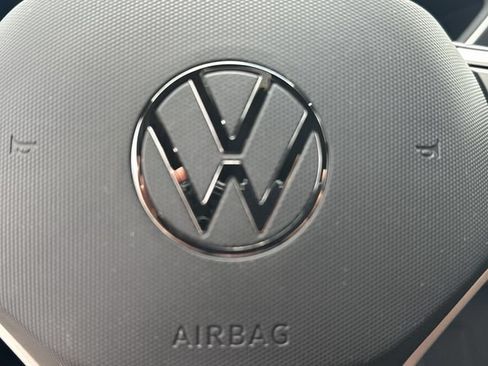 Used 2023 Volkswagen Tiguan SE R-Line FWD image 19