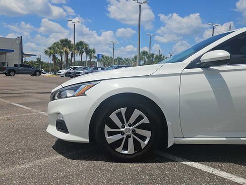 Used 2020 Nissan Altima 2.5 S FWD image 17