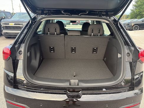 New 2027 Chevrolet Bolt LT w/ Comfort Package FWD image 12