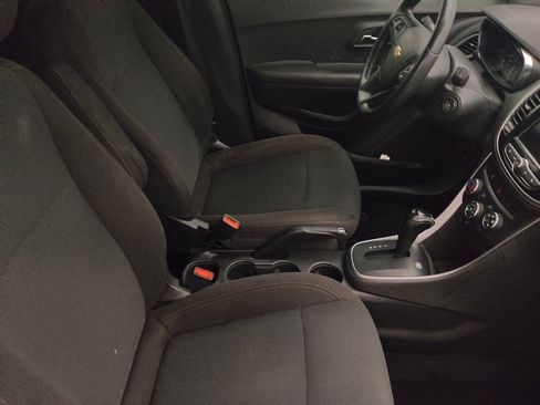 Used 2020 Chevrolet Trax LS w/ Tint and Cruise Package image 21