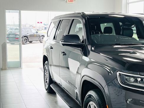 Used 2022 Jeep Wagoneer Series I w/ Convenience Group I image 5