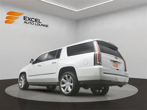 Used 2017 Cadillac Escalade ESV Premium Luxury image 40